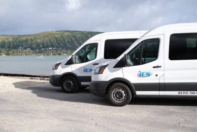 Shared Departure Transfer from Waikiki Hotels to Honolulu Airport - Spotting Your Driver: The IES Van and QR Code Check