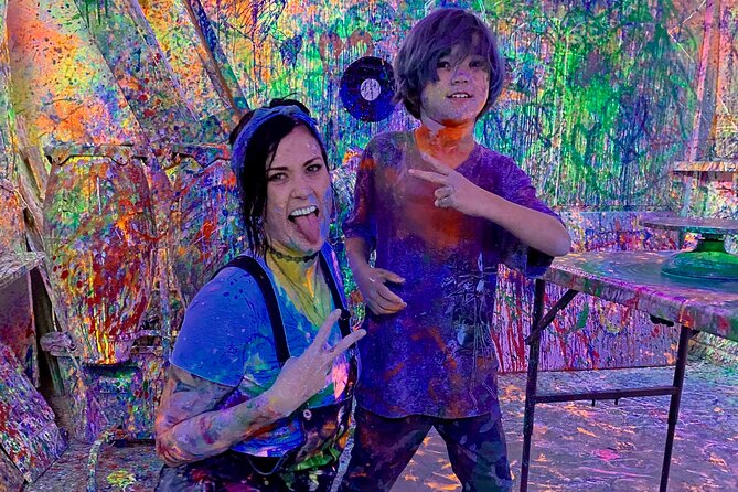 Splatter Art Paint Studio Experience in Hawaii - Location and Timing: Start Easy Near Public Transit