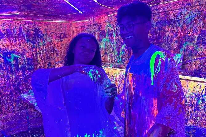Splatter Art Paint Studio Experience in Hawaii - Mess Management: How to Prepare So You Enjoy It More