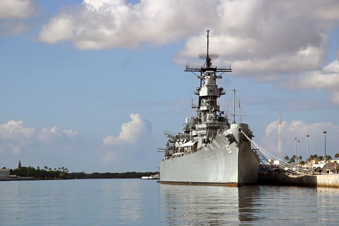Stars and Stripes Tour: Pearl Harbor and Battleship Missouri - Hotel pickup: the difference between easy and annoying