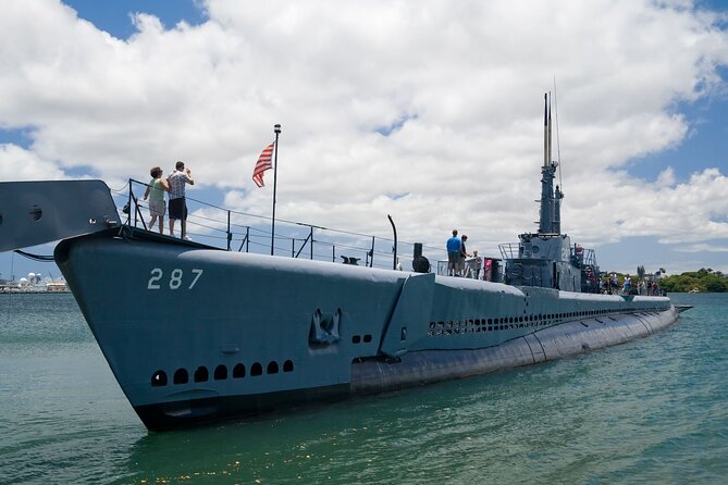 Stars and Stripes Tour: Pearl Harbor and Battleship Missouri - Punchbowl and veterans memorials: walking grounds, not just looking