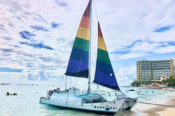 Sunset sail Aboard Manakai Catamaran - The crew and the onboard vibe: friendly, communicative, and not stiff