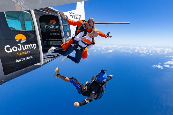 Tandem Skydiving with GoJump in Hawaii - Entering The Plane: Why This Jump Gets People Hooked