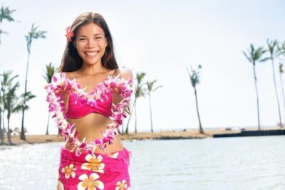Traditional Airport Lei Greeting on Honolulu Oahu - What You Get in About 15 Minutes