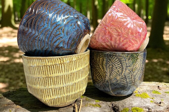 Two-hours handmade ceramic class, make your own souvenir Honolulu - The teacher factor: Karen’s hands-on guidance