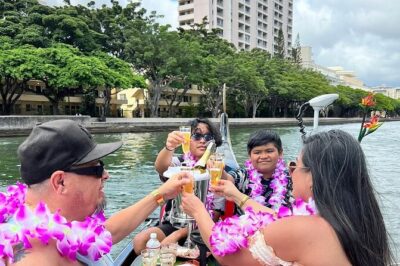 Valentine's Private Gondola Cruise in Waikiki with Drinks, Pastry - The first glide: Ala Wai harbor and Honolulu skyline views