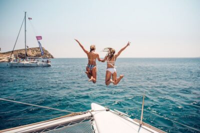 Waikiki: 5-in-1 Turtle Snorkeling Trip with Shuttle Option - Ocean Intrigue: the floating base for a 3-hour water workout