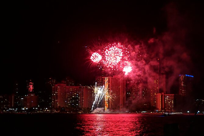Waikiki Beach Catamaran Friday Night Fireworks Tour - Key things to know before you go