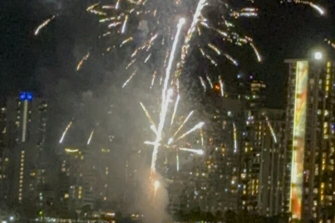Waikiki Beach Catamaran Friday Night Fireworks Tour - A catamaran night made for the Hilton Friday fireworks
