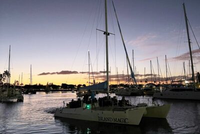 Waikiki Beach Catamaran Friday Night Fireworks Tour - Getting there at 6:45 pm: the meeting point that matters