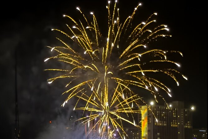 Waikiki Beach Catamaran Friday Night Fireworks Tour - Comfort on a small catamaran: sightlines, movement, and who it fits