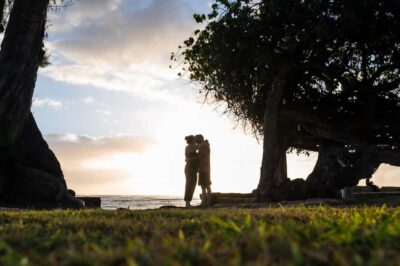 Waikiki : Beach Picnic with Professional Photography! - Your 1-Hour Pupus-Style Picnic: Snacks, Local Flavor, and Real Comfort