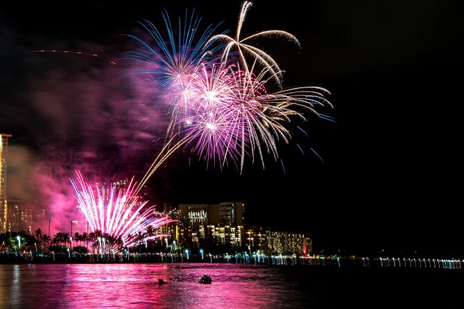 Waikiki Friday Firework Catamaran Tour - Onboard drinks, restrooms, and comfort details that matter