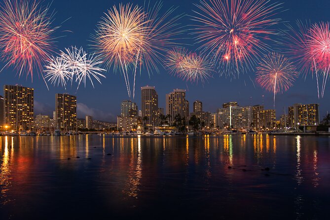 Waikiki Friday Firework Catamaran Tour - Value check: is $41 good for Waikiki fireworks access?
