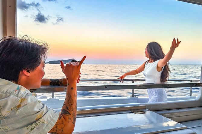 Waikiki Friday Fireworks Boat Cruise from Oahu - Crew energy: what “good handling” looks like on the water