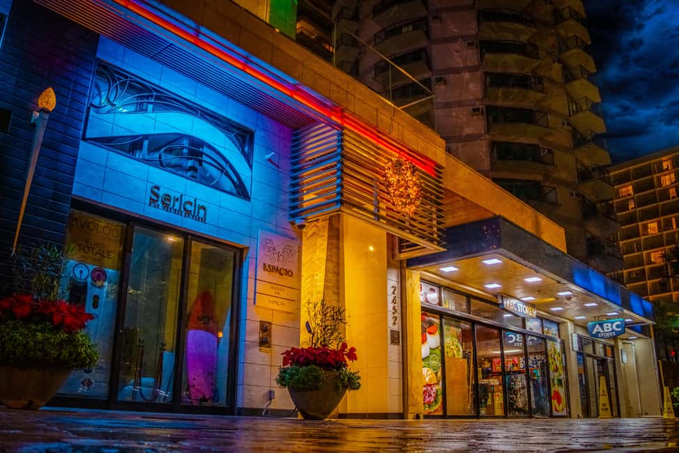 Waikiki Ghosts Boos and Booze Haunted Pub Crawl - What you’re really paying $28 for (and what costs extra)