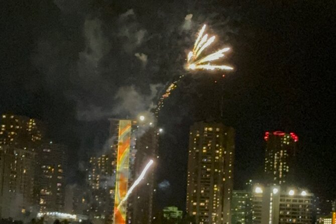 Waikiki Glass Bottom Boat Fireworks Tour - Onboard comfort and the BYO food-and-drink setup