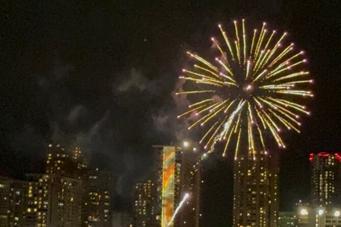 Waikiki Glass Bottom Boat Fireworks Tour - Price and value: is $61 a good deal for Waikiki fireworks?