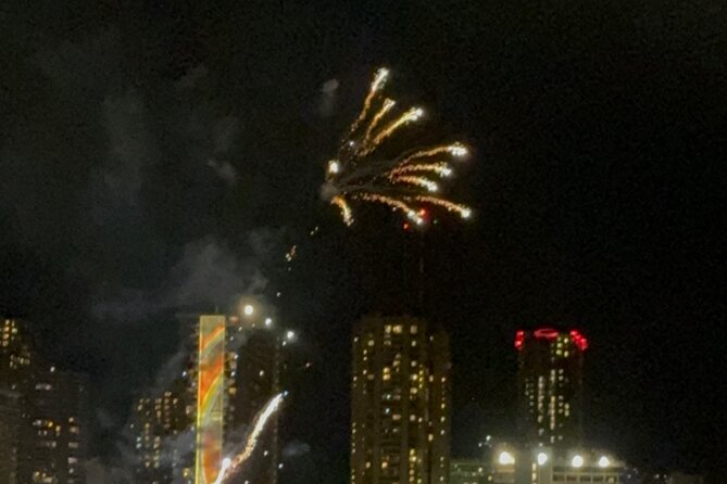 Waikiki Glass Bottom Boat Fireworks Tour - Weather, schedule changes, and how to stay flexible