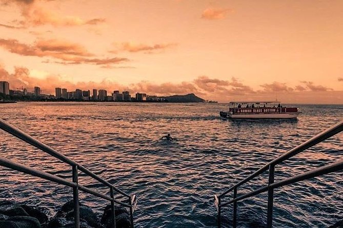 Waikiki Glass Bottom Boat Sunset Cruise - The Crew Experience: Music, Facts, and Names You’ll Hear