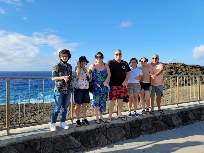 Waikiki: Oahu In a Day Circle Island Tour - Pass-bys that matter: Iolani Palace and Kamehameha moments
