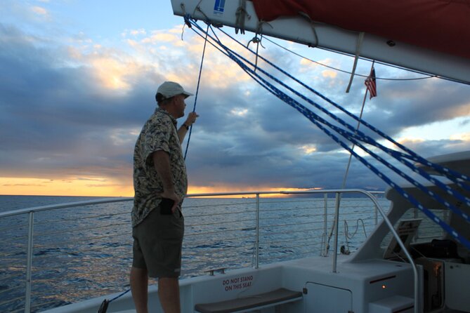 Waikiki Sunset Cocktail Cruise - Hilton Hawaiian Village - The cocktail-and-dinner reality: set your expectations early