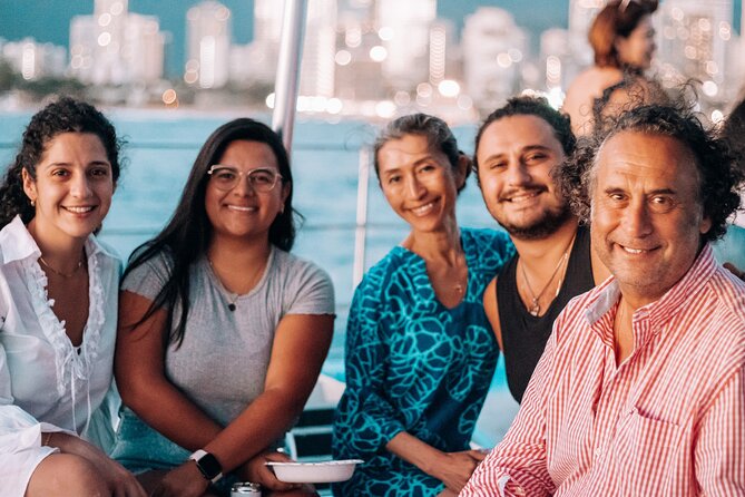 Waikiki Sunset Cruise Catamaran Boat Tour on Oahu - Stop 2: Oahu cruising—watch for sea turtles and dolphins