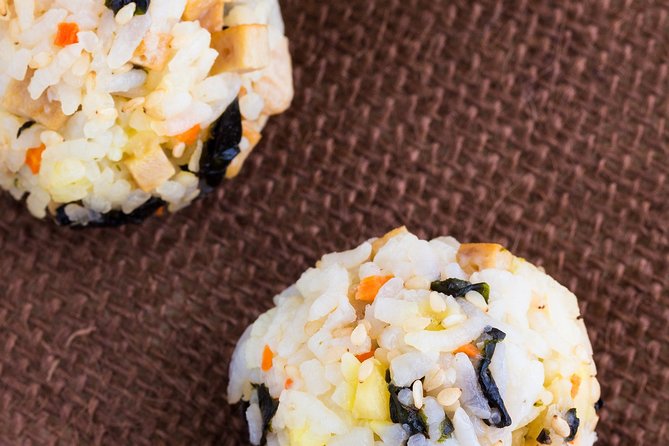 We Go Eat: Secret Aloha Bites Tour - Practical Tips for a Smoother 10:00 am Food Tour