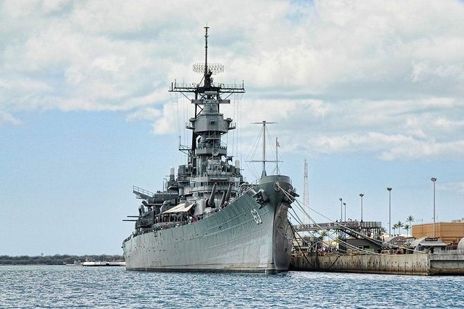 WWII Pearl Harbor Heroes Deluxe Tour - USS Arizona Memorial: the moving part, with two ways to see it